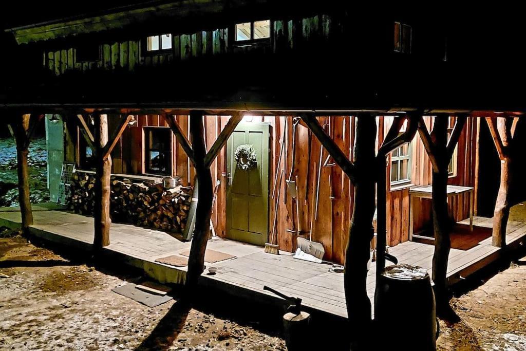 Chalet Boruvka - Biofarma Na Samote V Lesich Benesov  المظهر الخارجي الصورة