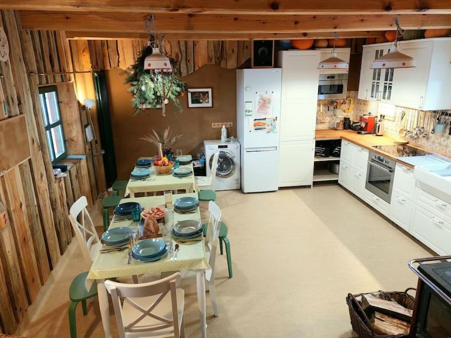 Chalet Boruvka - Biofarma Na Samote V Lesich Benesov  المظهر الخارجي الصورة