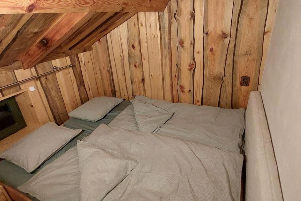 Chalet Boruvka - Biofarma Na Samote V Lesich Benesov  المظهر الخارجي الصورة